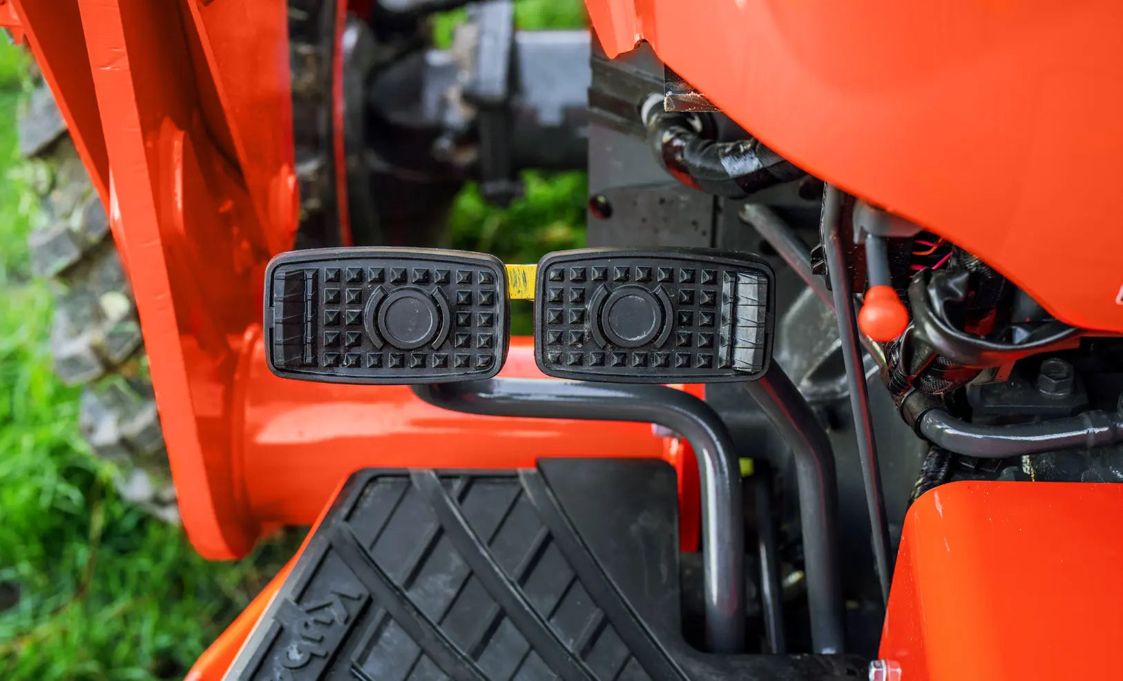 2024 Kubota L Series L2502 HST