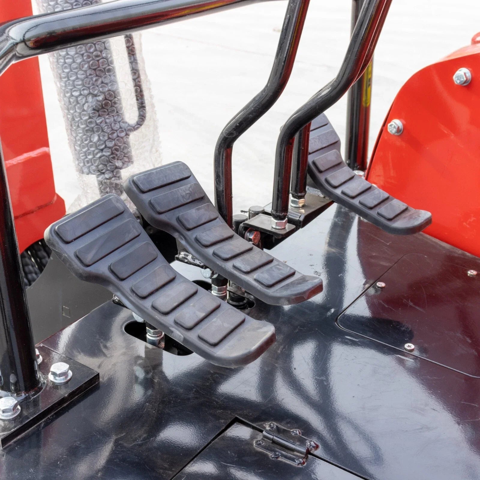 4,000 lbs Terror XVIII Mini Excavator, EPA Certified KUBOTA D902 Diesel Machine