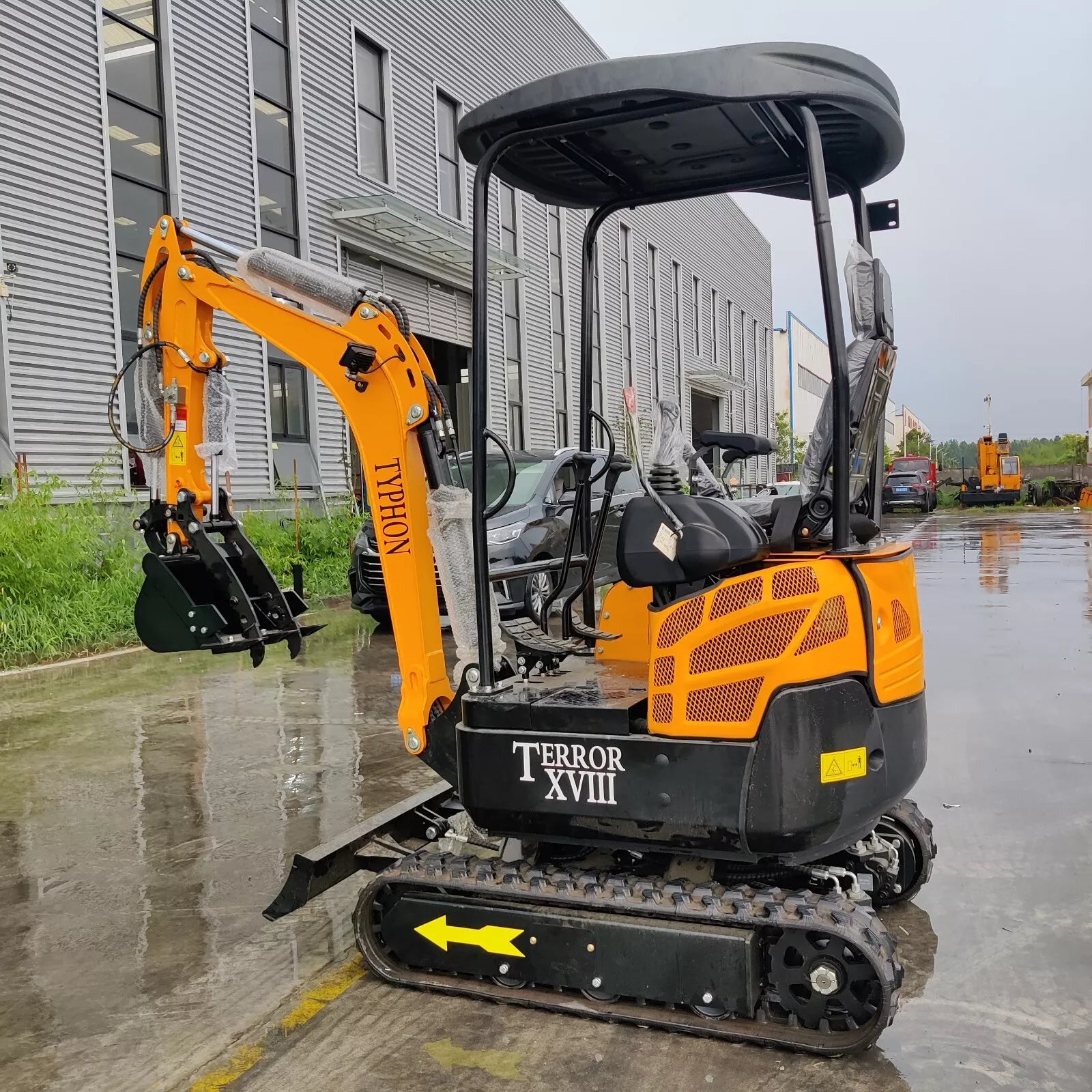 4,000 lbs Terror XVIII Mini Excavator, EPA Certified KUBOTA D902 Diesel Machine